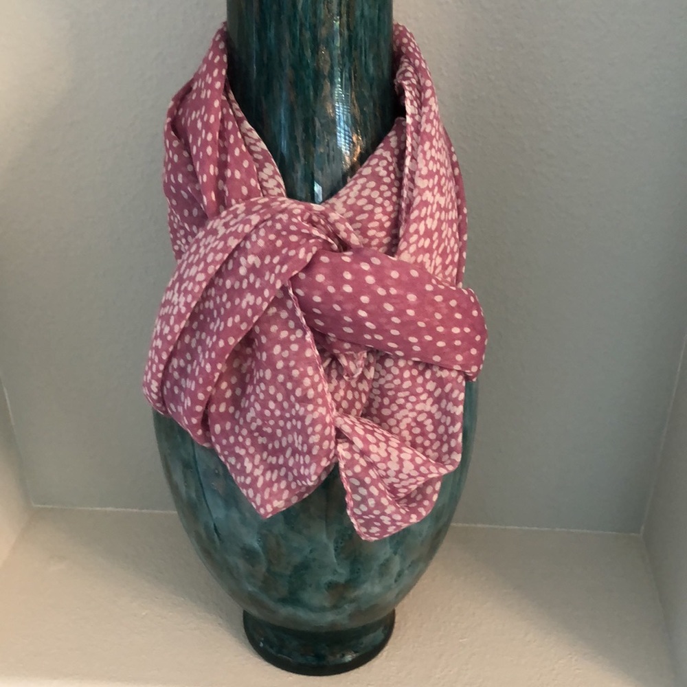 NWOT Beautiful light weight and soft scarf